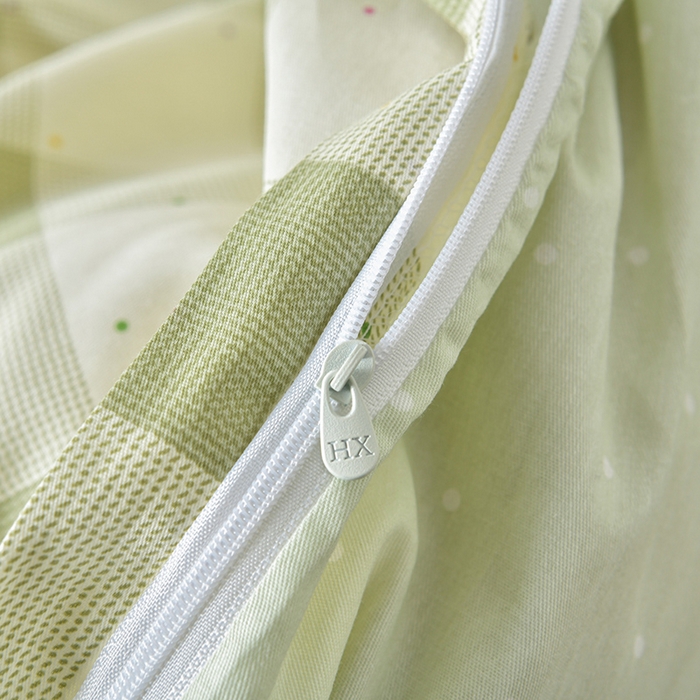 91家纺网 家纺一手货源 找家纺 绘萱家居 2026直播爆款一字绣吊边款纯棉100%全棉四件套印花百分百（喷气高品质）芥绿蝴蝶结