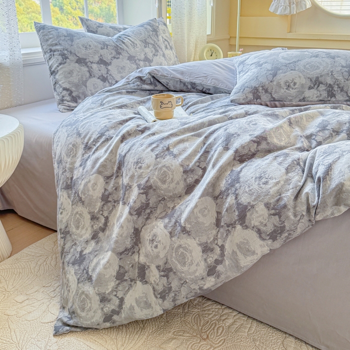 91家纺网 家纺一手货源 找家纺 疆东 疆东2026新款60支A类全棉长绒棉纯棉色织大提花四件套水洗全棉纯棉厚织色织提花肌理被套四件套单品 云裳灰