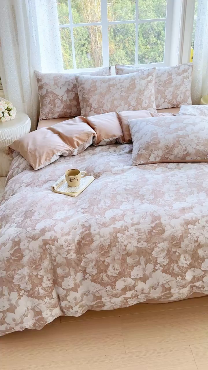 91家纺网 家纺一手货源 找家纺 疆东 疆东2026新款60支A类全棉长绒棉纯棉色织大提花四件套水洗全棉纯棉厚织色织提花肌理被套四件套单品 春序咖