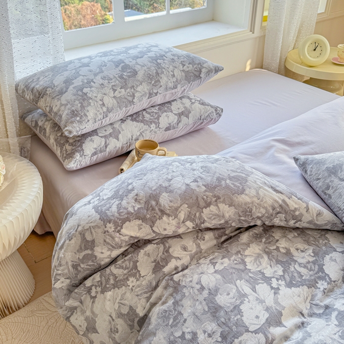 91家纺网 家纺一手货源 找家纺 疆东 疆东2026新款60支A类全棉长绒棉纯棉色织大提花四件套水洗全棉纯棉厚织色织提花肌理被套四件套单品 春序灰