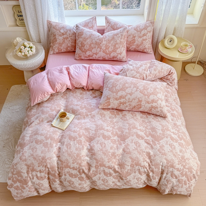 91家纺网 家纺一手货源 找家纺 疆东 疆东2026新款60支A类全棉长绒棉纯棉色织大提花四件套水洗全棉纯棉厚织色织提花肌理被套四件套单品 春序粉