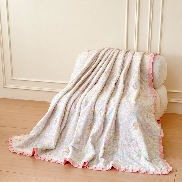 91家纺网 家纺一手货源 找家纺 疆东 2026新款韩版花边A类全棉双层纱单夏被 配包装 花园小兔