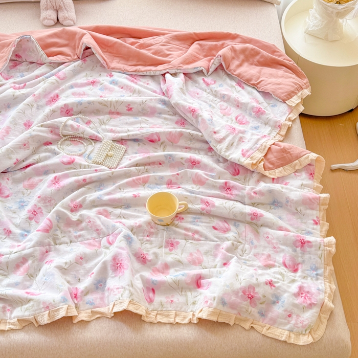 91家纺网 家纺一手货源 找家纺 疆东 2026新款韩版花边A类全棉双层纱单夏被 配包装 春日颂