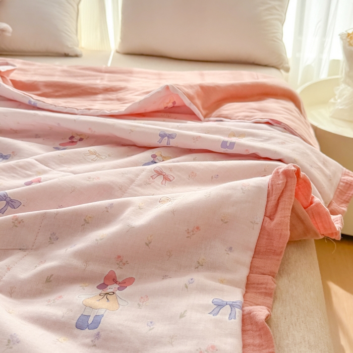 91家纺网 家纺一手货源 找家纺 疆东 2026新款韩版花边A类全棉双层纱单夏被 配包装 蝴蝶结女孩