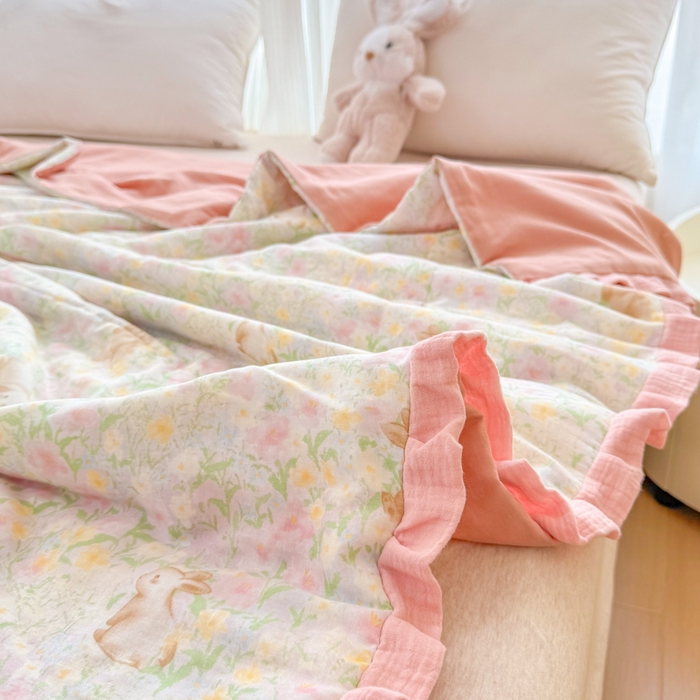 91家纺网 家纺一手货源 找家纺 疆东 2026新款韩版花边A类全棉双层纱单夏被 配包装 花园小兔