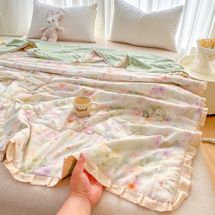 91家纺网 家纺一手货源 找家纺 疆东 2026新款韩版花边A类全棉双层纱单夏被 配包装 油画