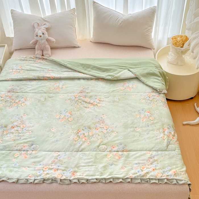 91家纺网 家纺一手货源 找家纺 疆东 2026新款韩版花边A类全棉双层纱单夏被 配包装 月光蔷薇