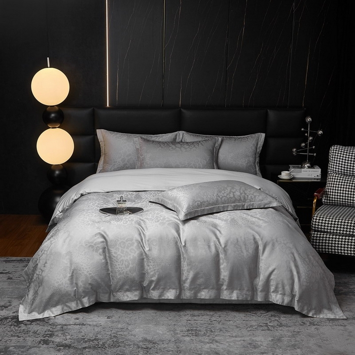 91家纺网 家纺一手货源 找家纺 金纱玉纺家纺 2026春夏新款全棉纯棉提花工艺四件套 豹纹蝶舞-亚麻灰