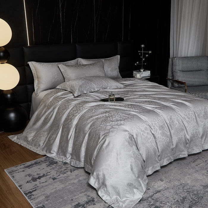 91家纺网 家纺一手货源 找家纺 金纱玉纺家纺 2026春夏新款全棉纯棉提花工艺四件套 豹纹蝶舞-亚麻灰