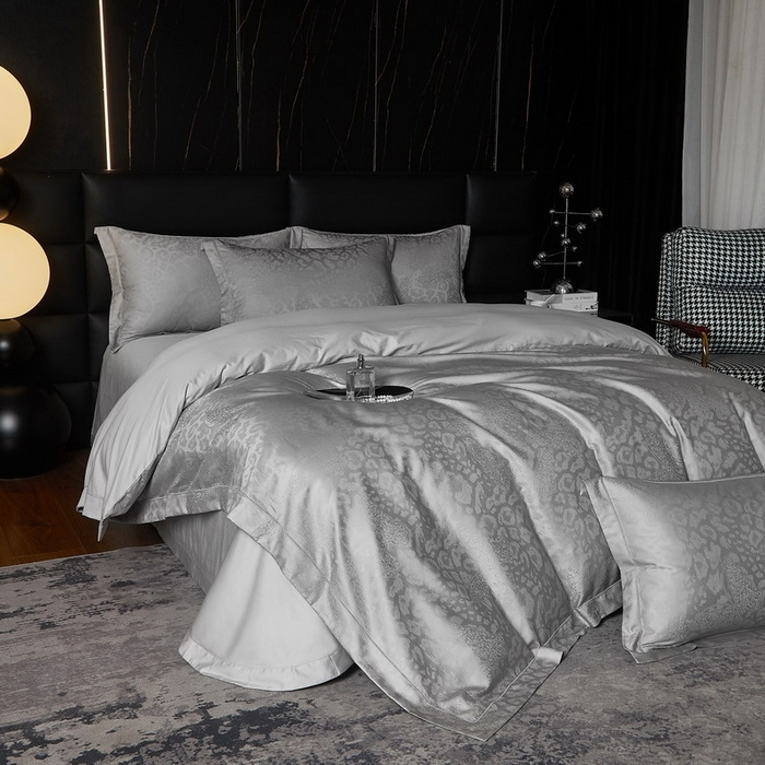 91家纺网 家纺一手货源 找家纺 金纱玉纺家纺 2026春夏新款全棉纯棉提花工艺四件套 豹纹蝶舞-亚麻灰