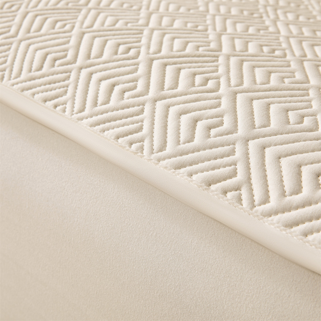 91家纺网 家纺一手货源 找家纺 （总）居眠 2026新款防水夹棉床笠-云梦系列