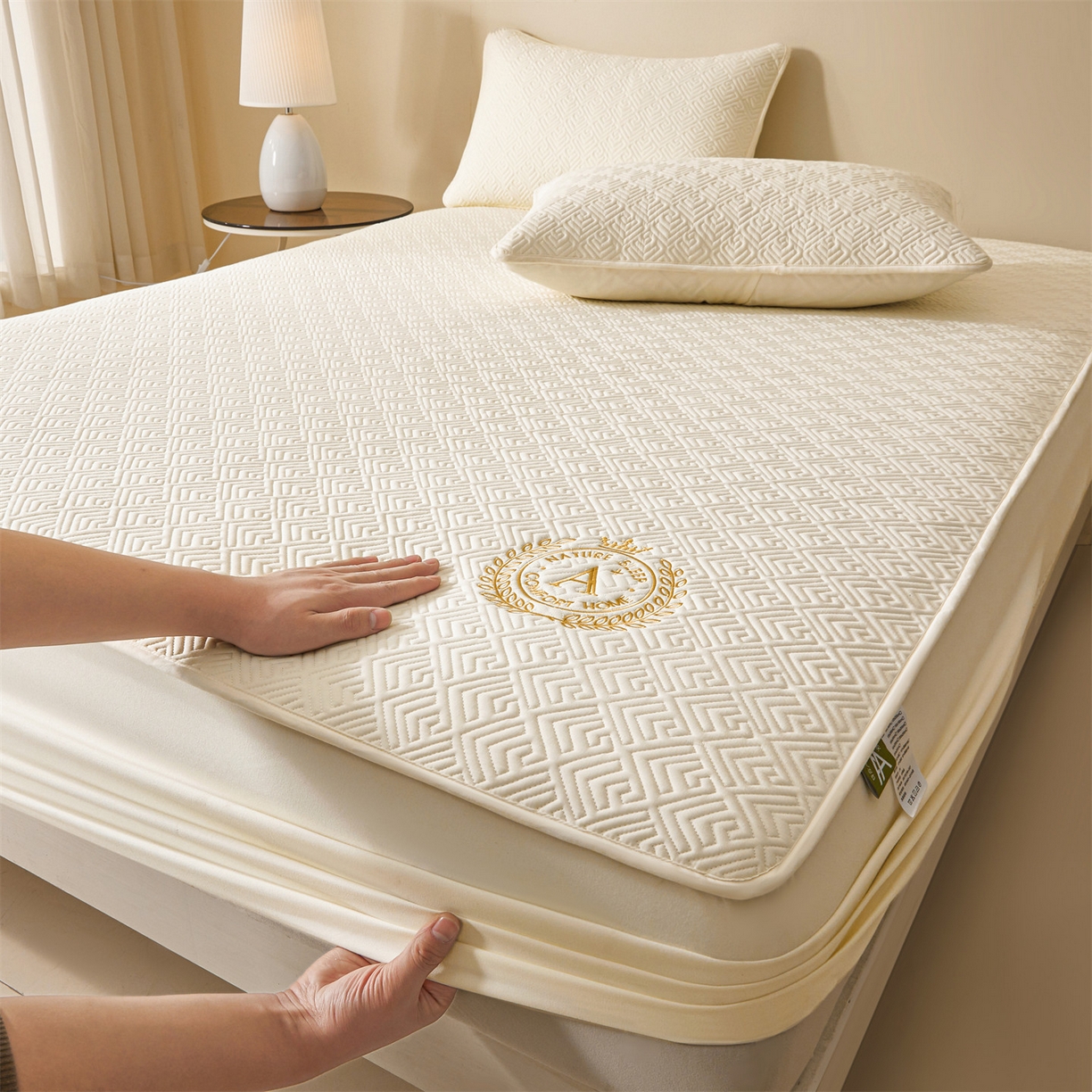 91家纺网 家纺一手货源 找家纺 （总）居眠 2026新款防水夹棉床笠-云梦系列