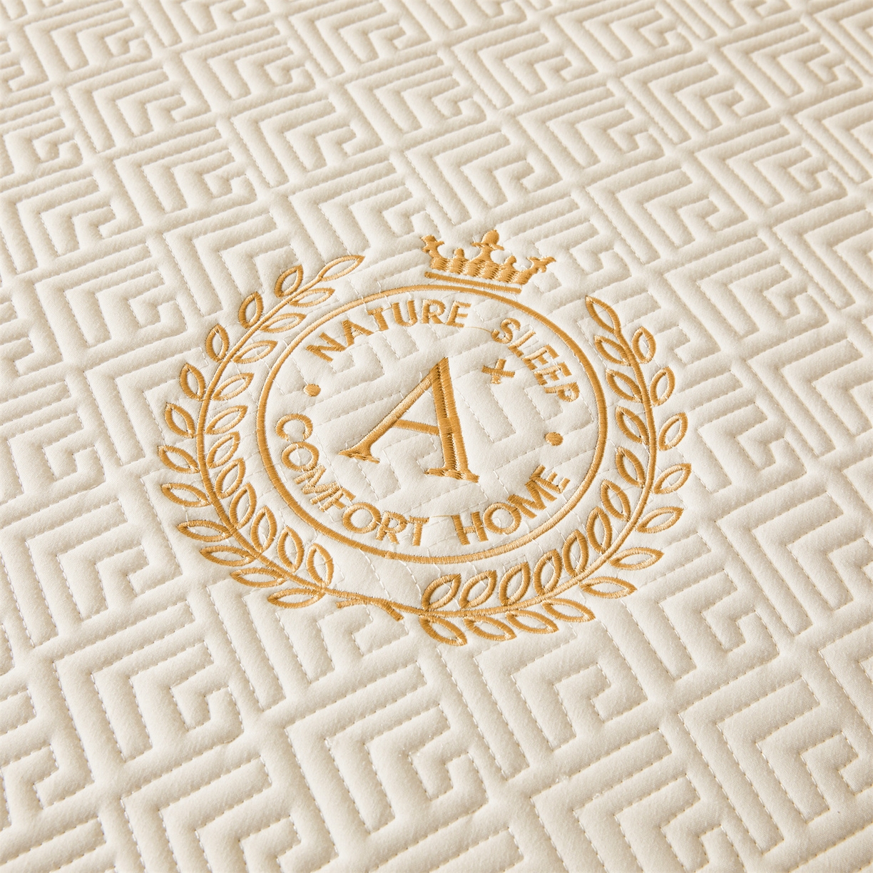 91家纺网 家纺一手货源 找家纺 居眠 2026新款防水夹棉床笠-云梦系列 云梦-白