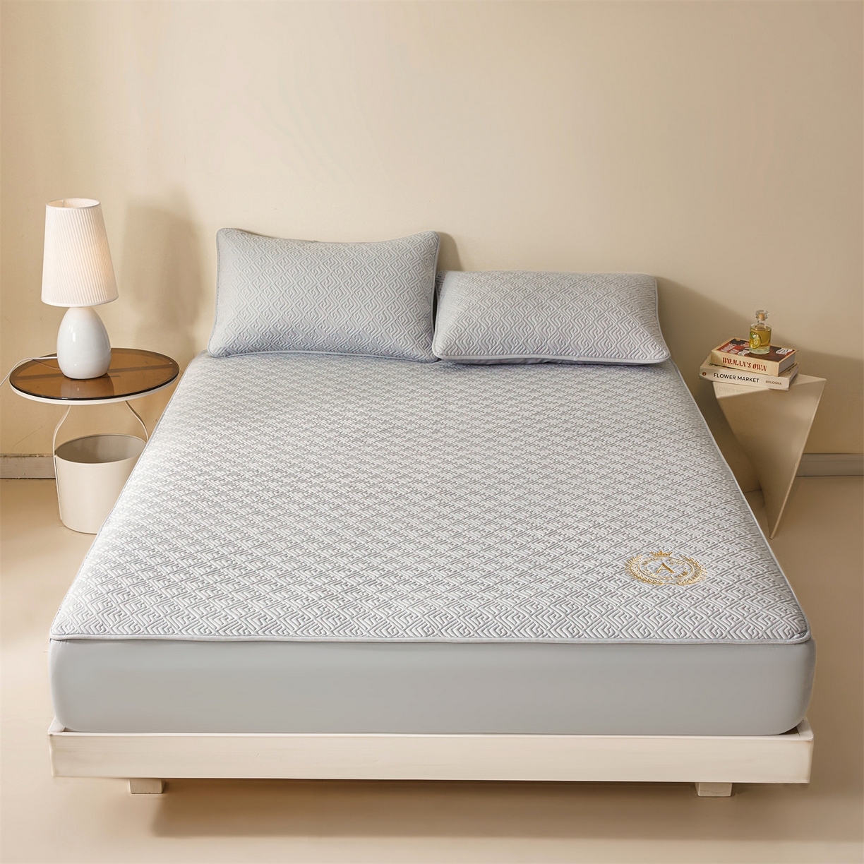 91家纺网 家纺一手货源 找家纺 居眠 2026新款防水夹棉床笠-云梦系列 云梦-灰