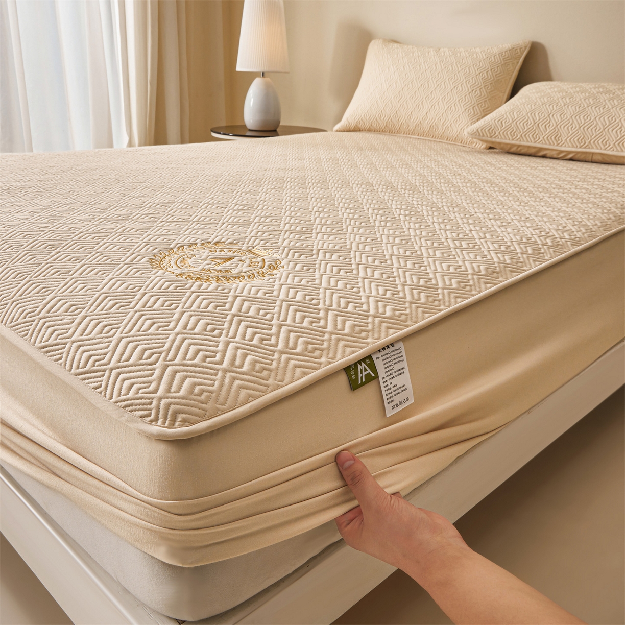 91家纺网 家纺一手货源 找家纺 居眠 2026新款防水夹棉床笠-云梦系列 云梦-卡