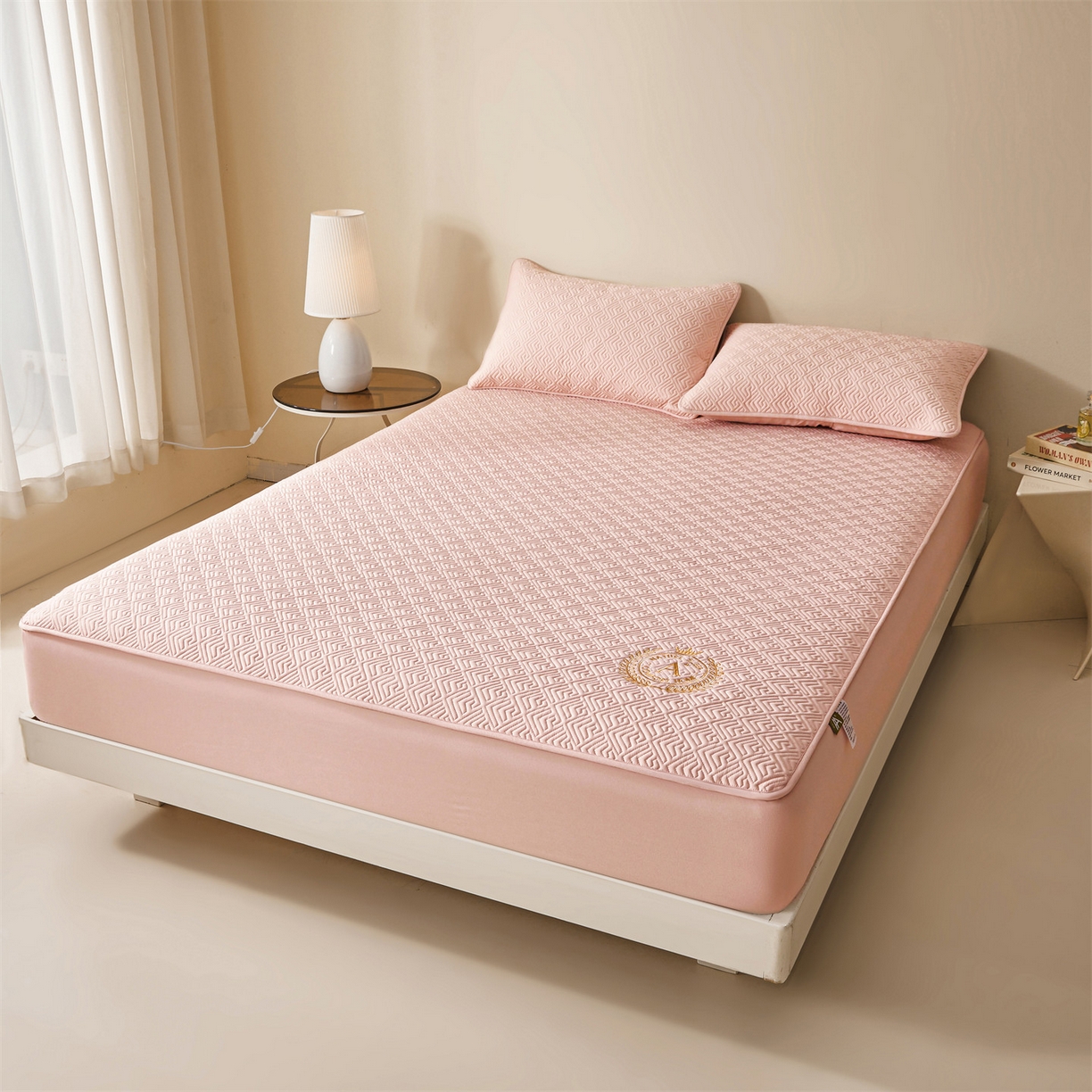 91家纺网 家纺一手货源 找家纺 居眠 2026新款防水夹棉床笠-云梦系列 云梦-粉