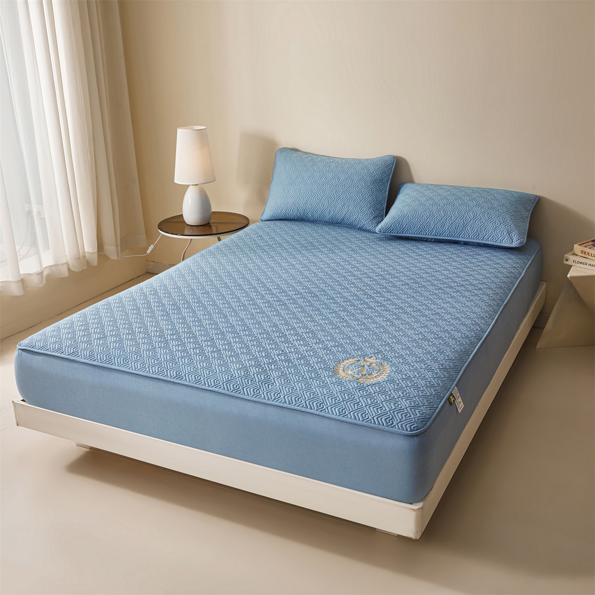 91家纺网 家纺一手货源 找家纺 居眠 2026新款防水夹棉床笠-云梦系列 云梦-蓝