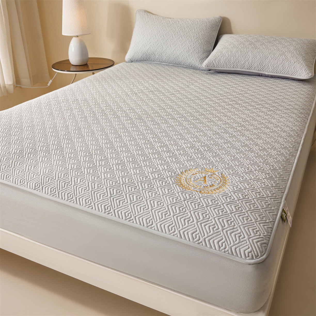 91家纺网 家纺一手货源 找家纺 居眠 2026新款防水夹棉床笠-云梦系列 云梦-灰