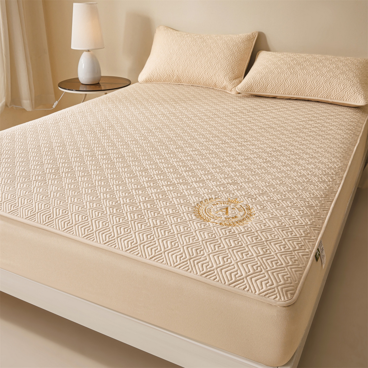 91家纺网 家纺一手货源 找家纺 居眠 2026新款防水夹棉床笠-云梦系列 云梦-卡