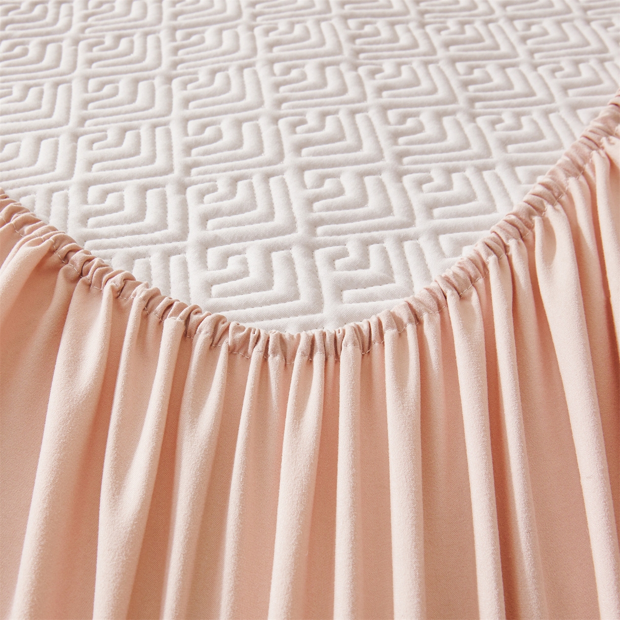 91家纺网 家纺一手货源 找家纺 居眠 2026新款防水夹棉床笠-云梦系列 云梦-粉