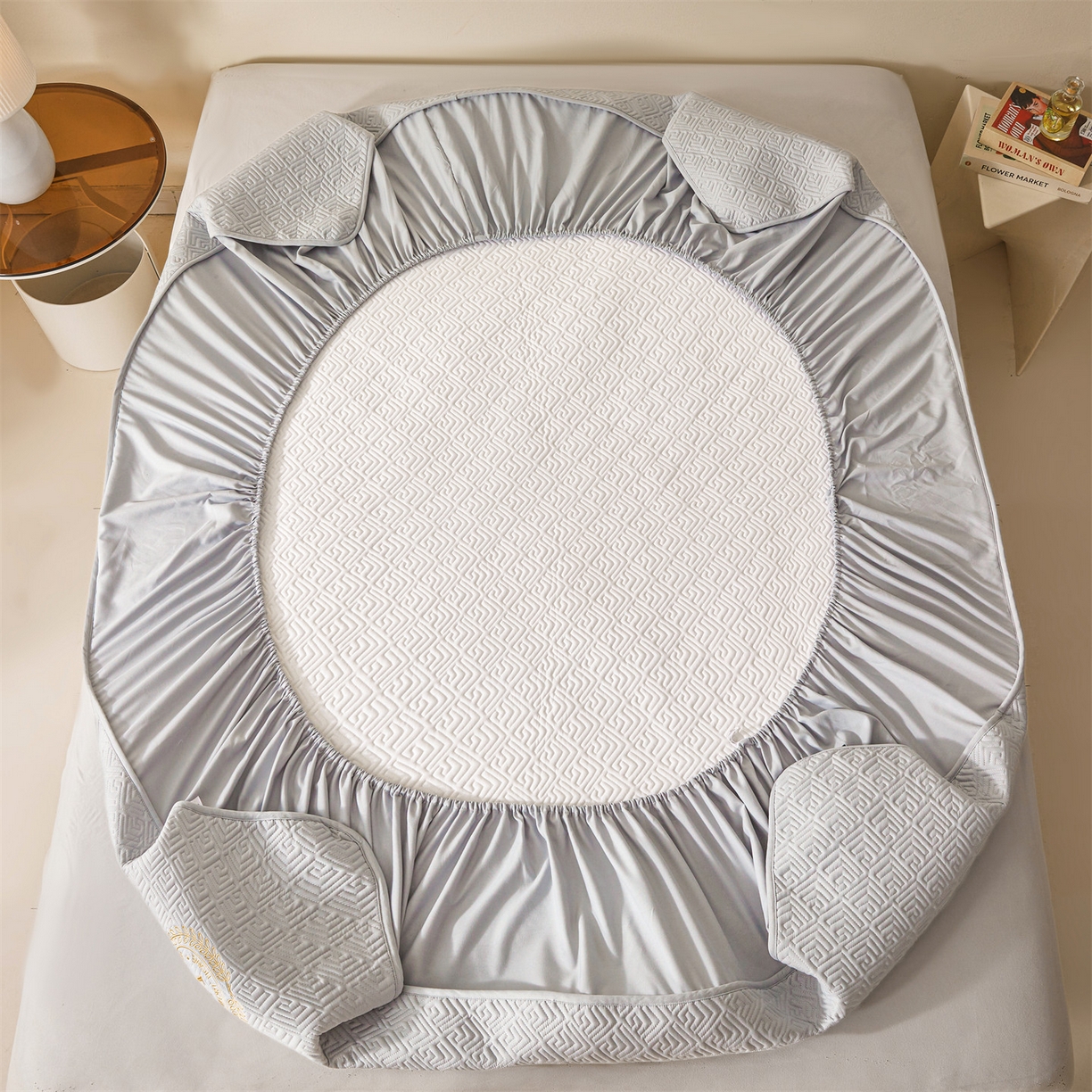 91家纺网 家纺一手货源 找家纺 居眠 2026新款防水夹棉床笠-云梦系列 云梦-灰