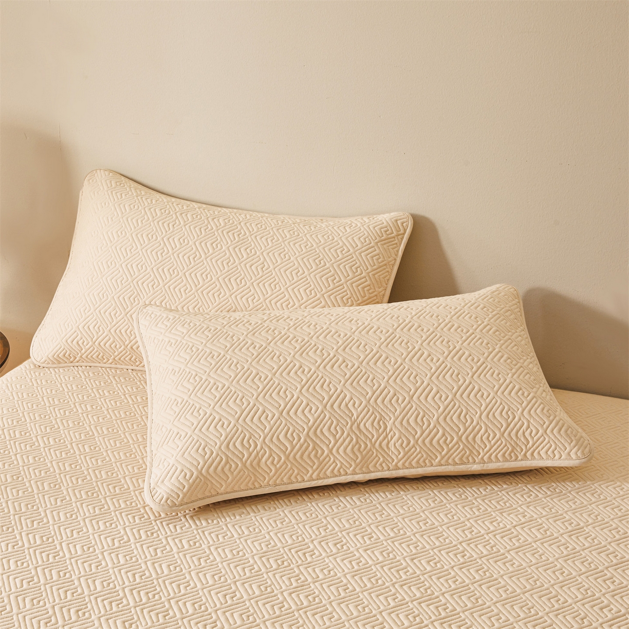 91家纺网 家纺一手货源 找家纺 居眠 2026新款防水夹棉床笠-云梦系列 云梦-卡