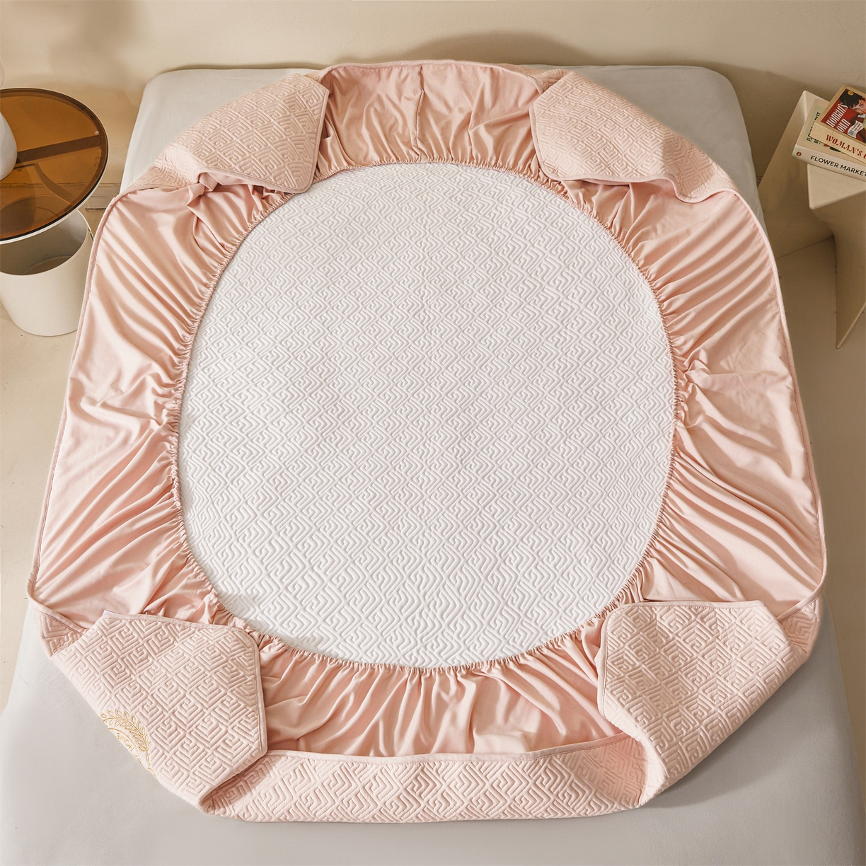 91家纺网 家纺一手货源 找家纺 居眠 2026新款防水夹棉床笠-云梦系列 云梦-粉