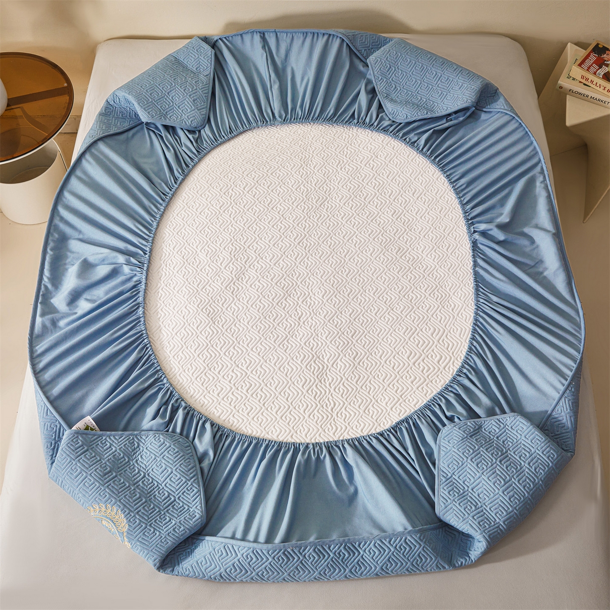 91家纺网 家纺一手货源 找家纺 居眠 2026新款防水夹棉床笠-云梦系列 云梦-蓝