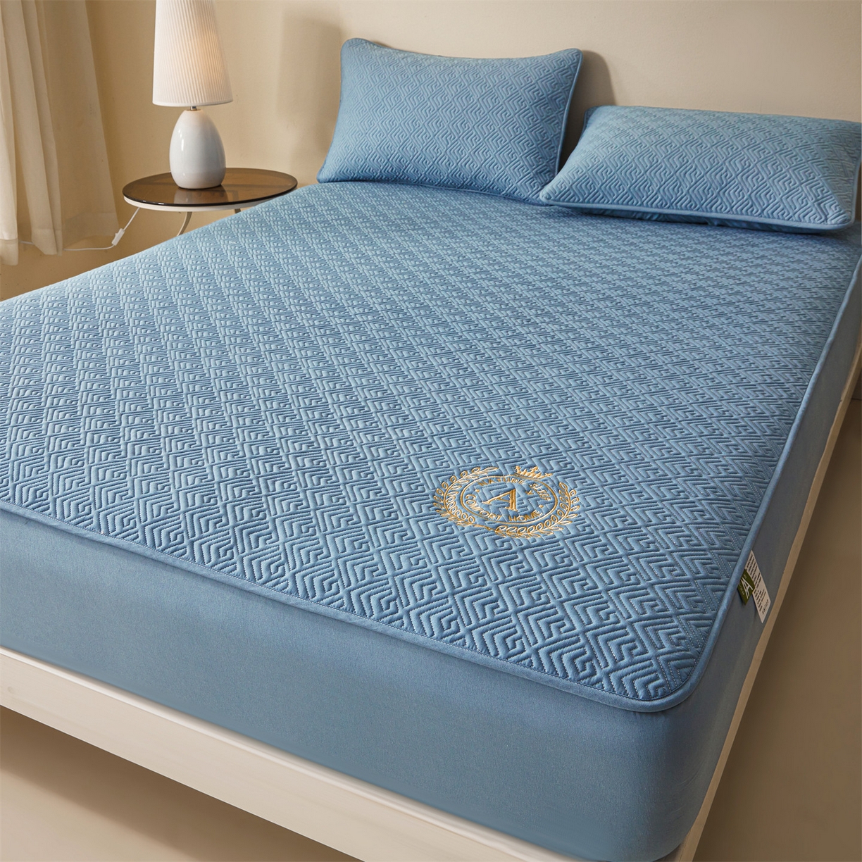 91家纺网 家纺一手货源 找家纺 居眠 2026新款防水夹棉床笠-云梦系列 云梦-蓝