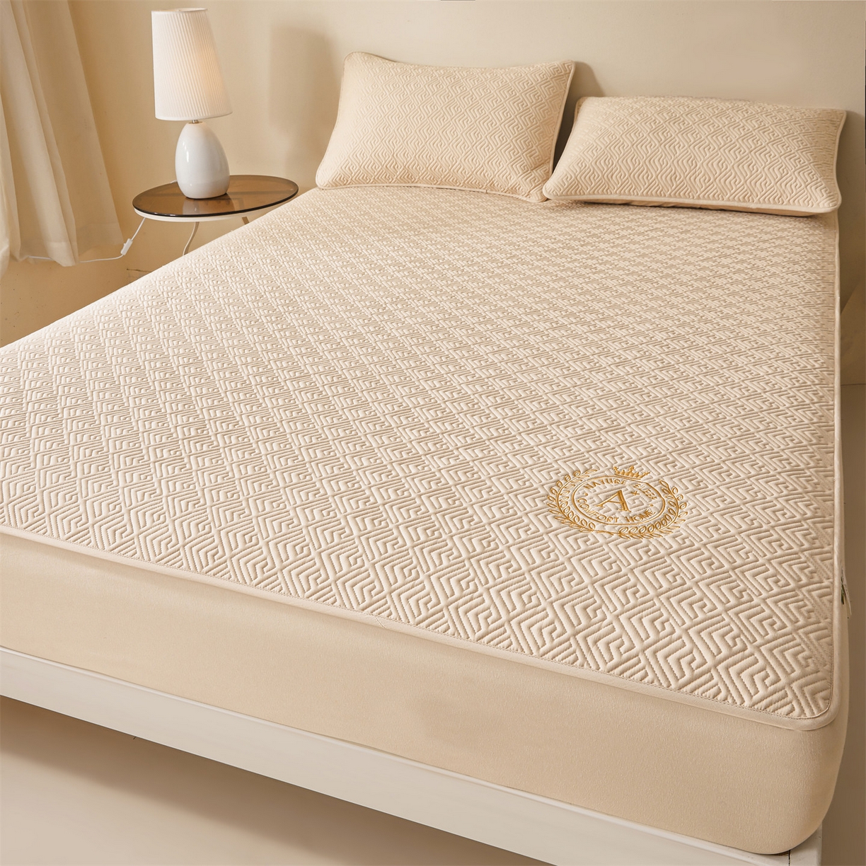 91家纺网 家纺一手货源 找家纺 居眠 2026新款防水夹棉床笠-云梦系列 云梦-卡