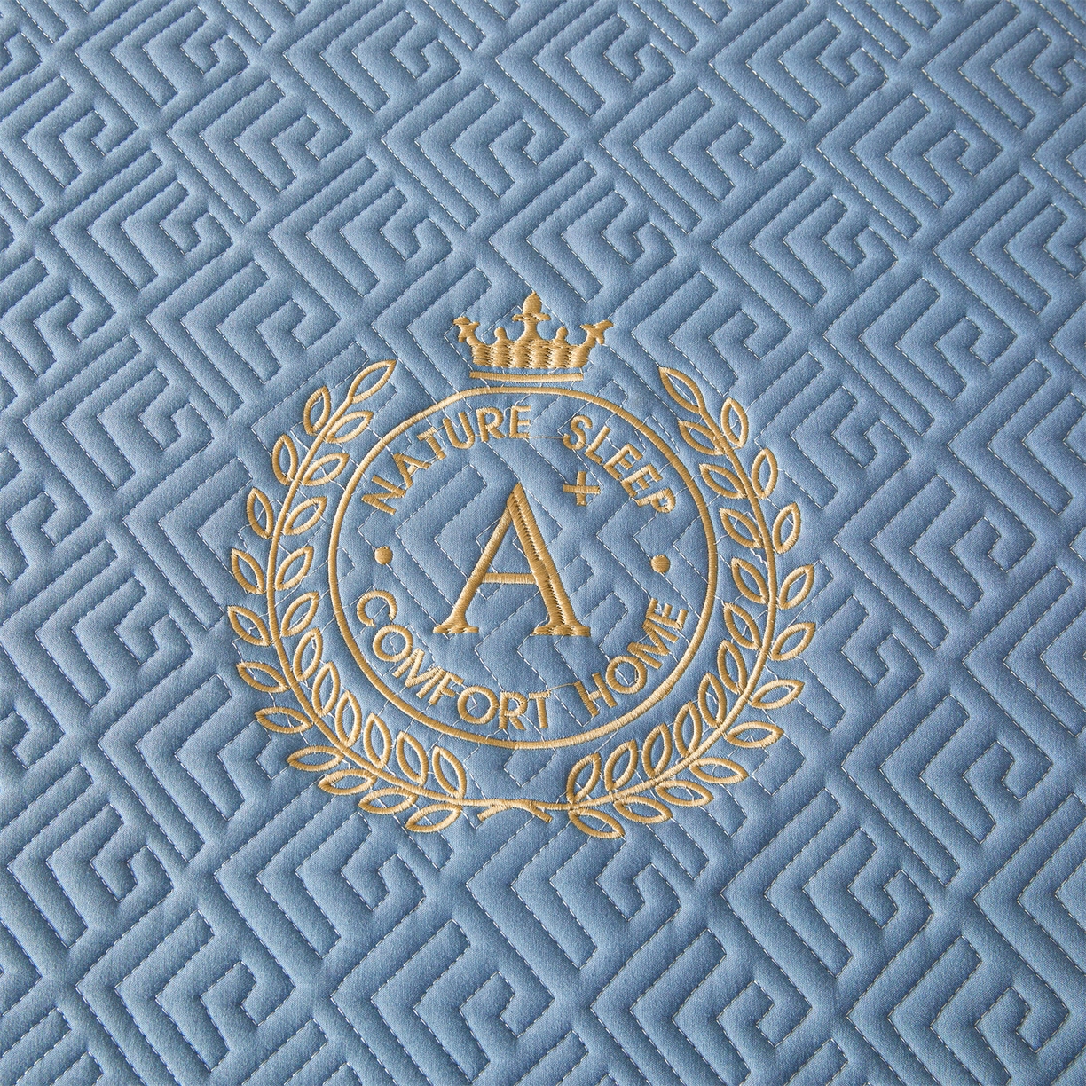 91家纺网 家纺一手货源 找家纺 居眠 2026新款防水夹棉床笠-云梦系列 云梦-蓝