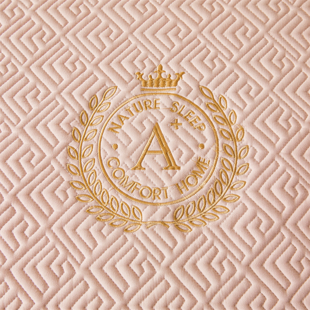 91家纺网 家纺一手货源 找家纺 居眠 2026新款防水夹棉床笠-云梦系列 云梦-粉