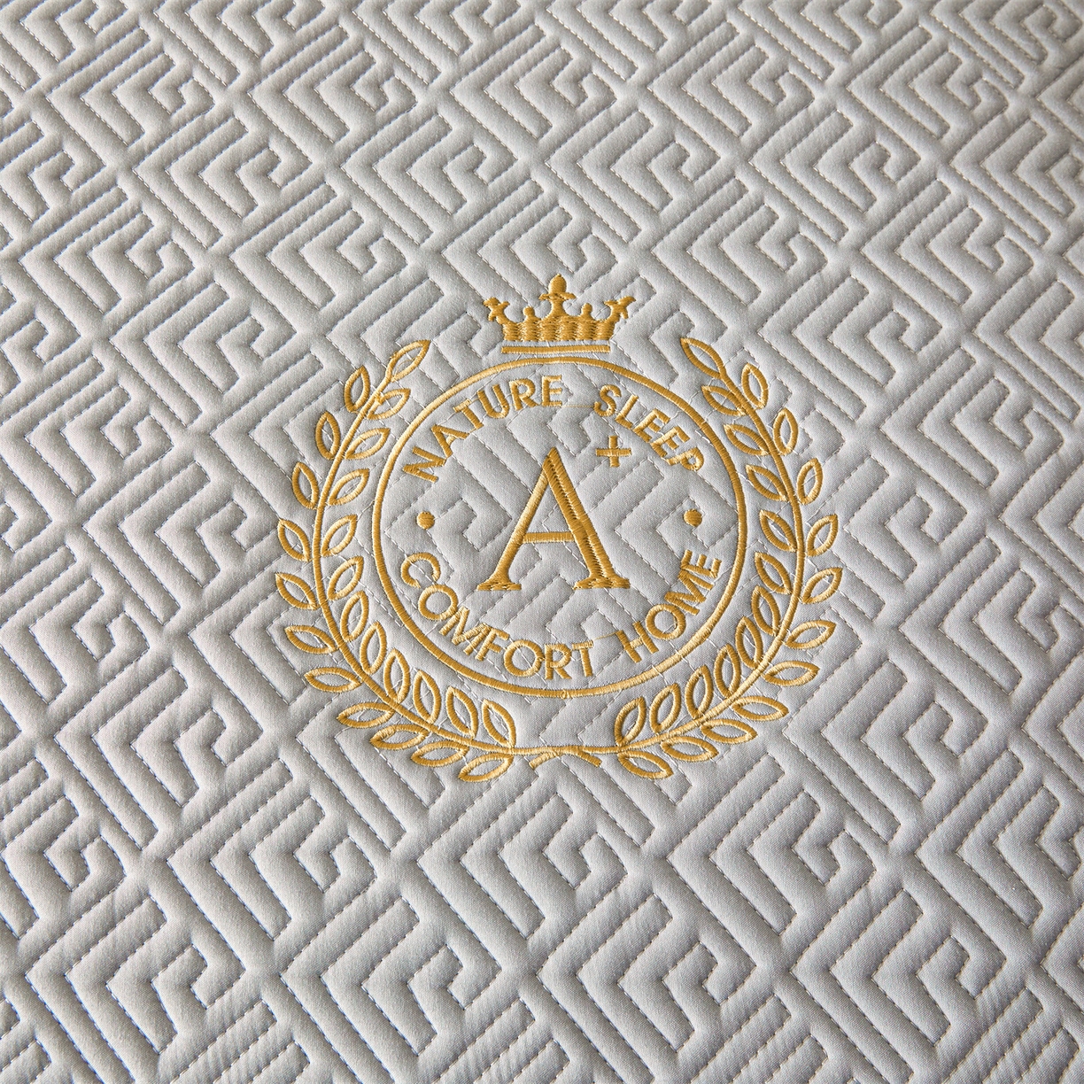 91家纺网 家纺一手货源 找家纺 居眠 2026新款防水夹棉床笠-云梦系列 云梦-灰