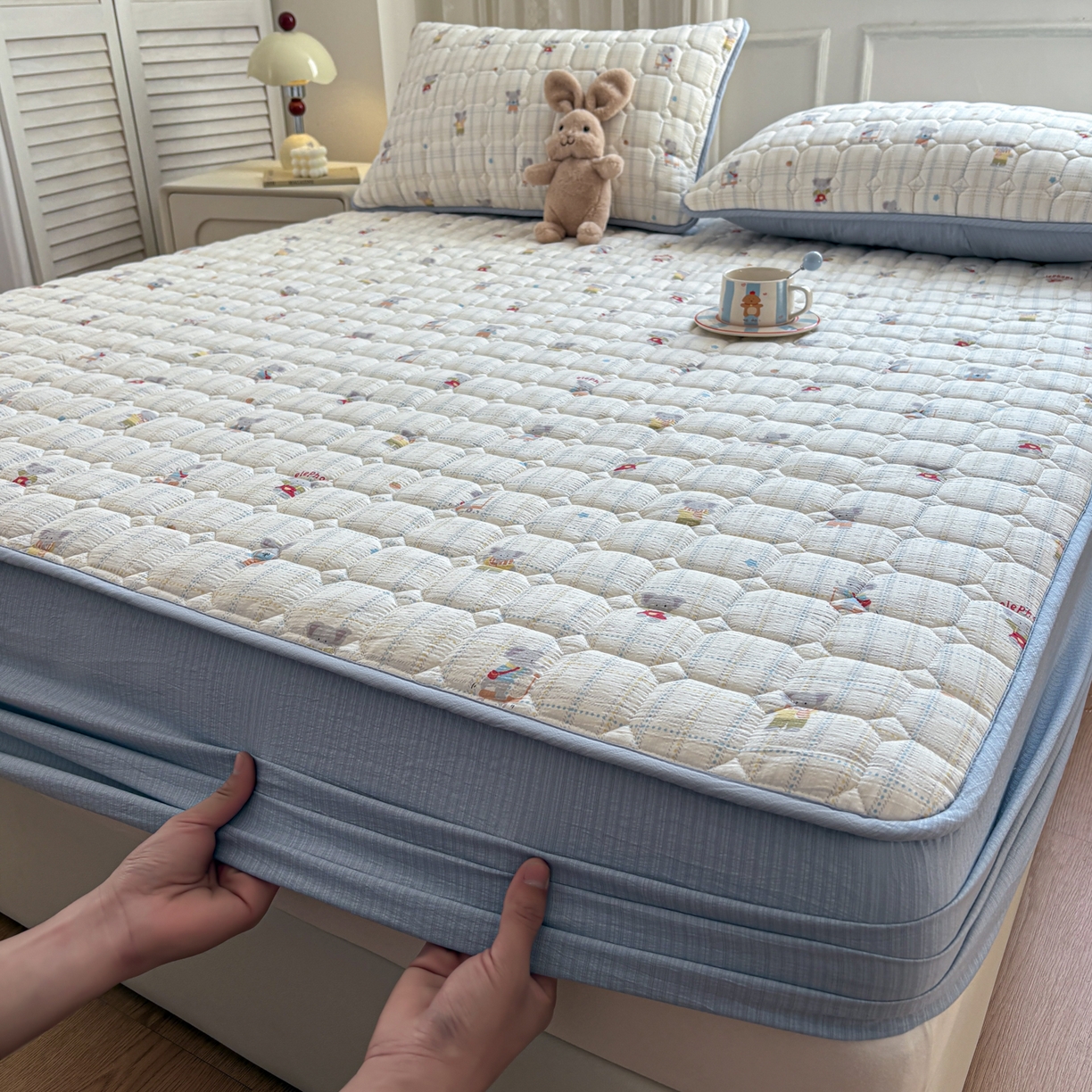 91家纺网 家纺一手货源 找家纺 居眠 2026新款印花皱皱纱夹棉床笠 开心小象