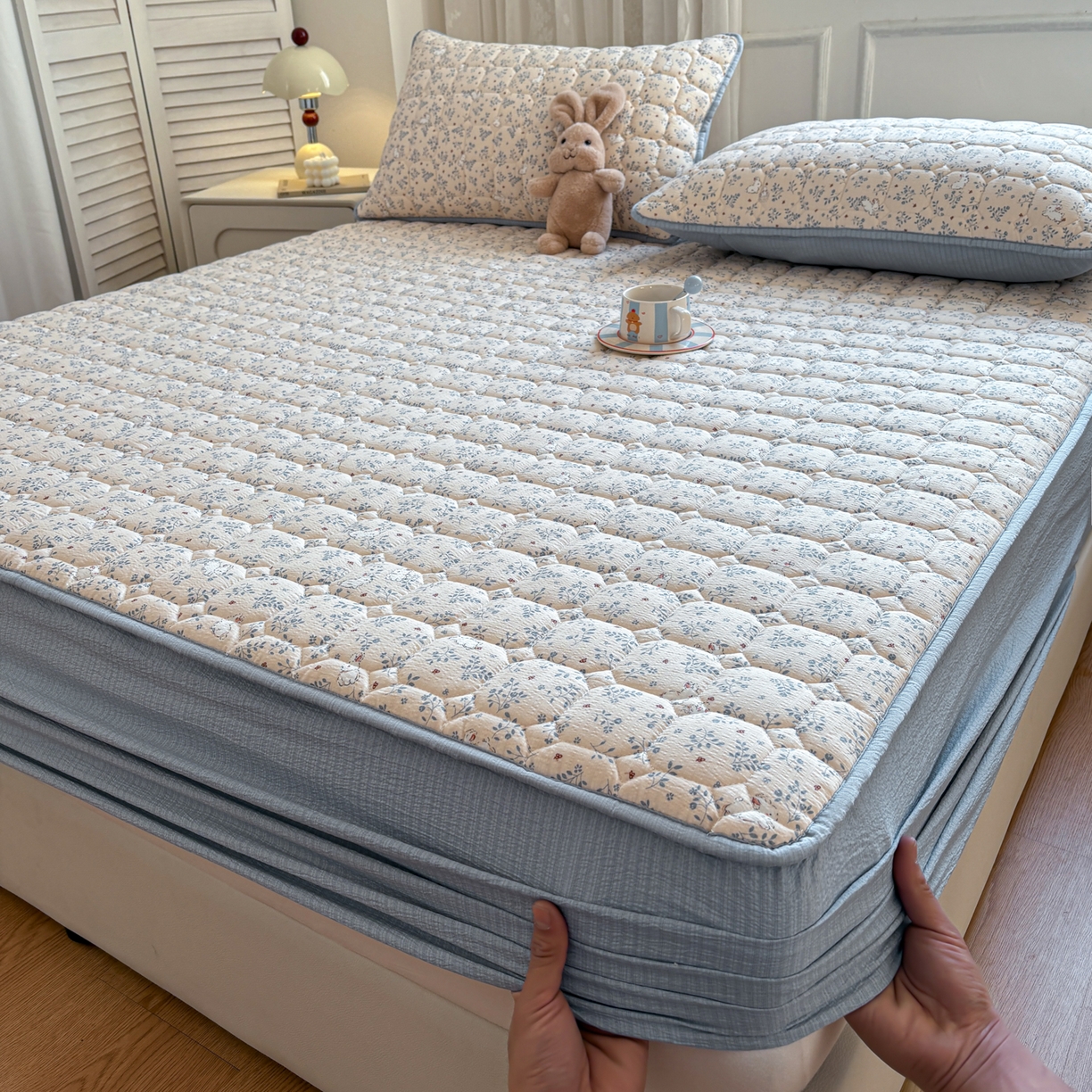 91家纺网 家纺一手货源 找家纺 居眠 2026新款印花皱皱纱夹棉床笠 森林舞会