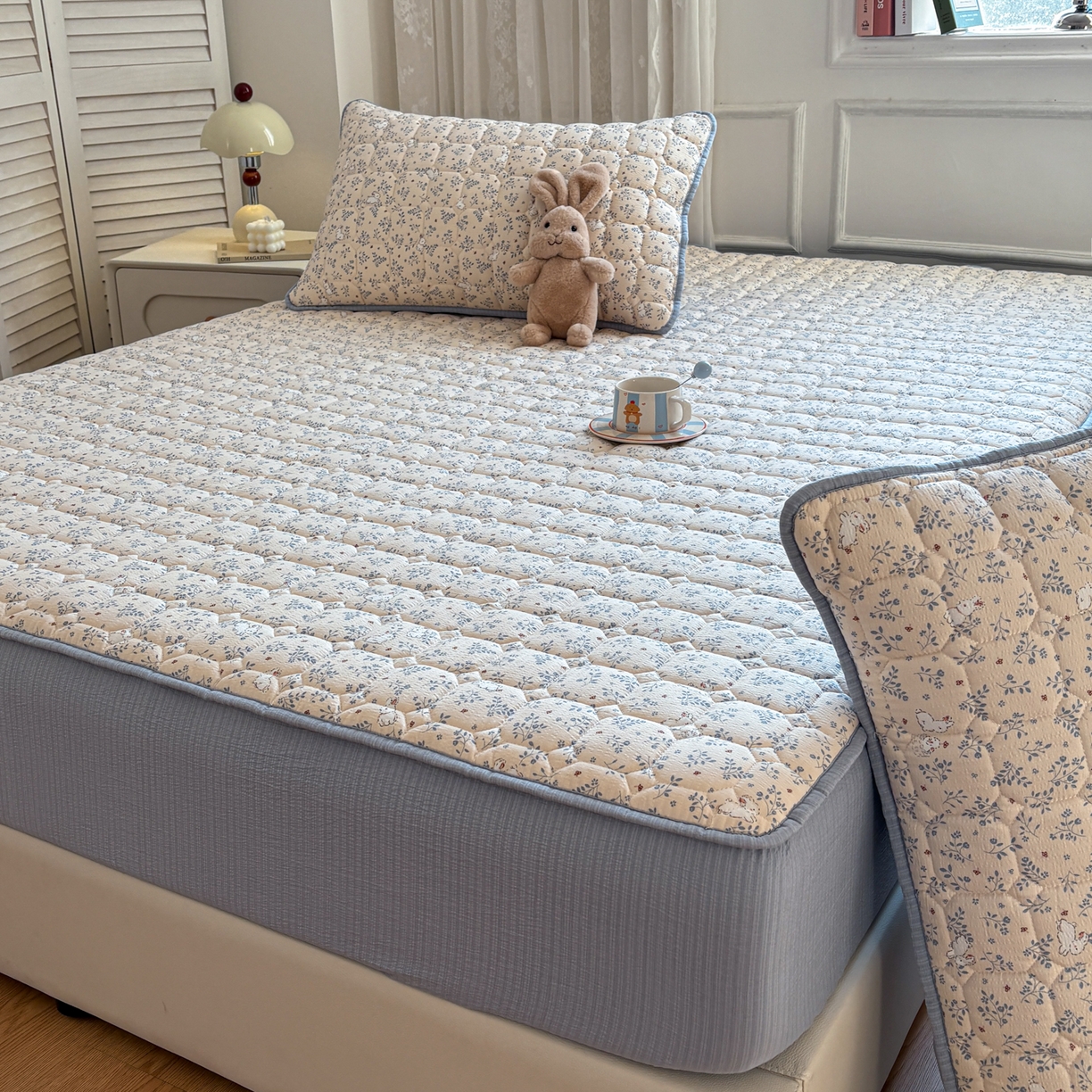 91家纺网 家纺一手货源 找家纺 居眠 2026新款印花皱皱纱夹棉床笠 森林舞会