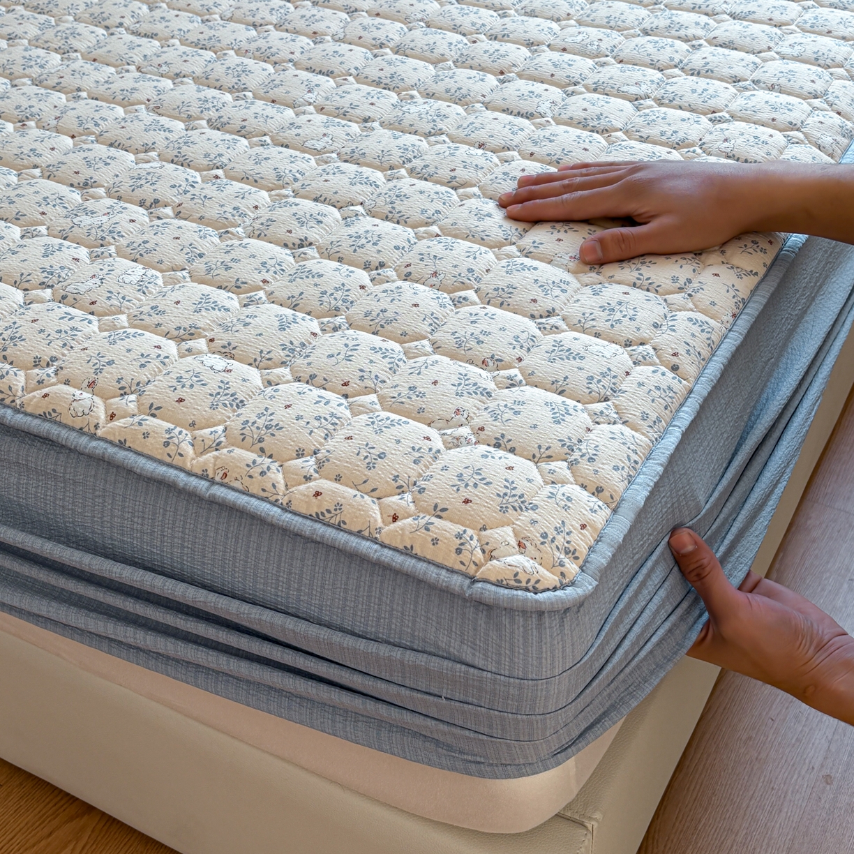 91家纺网 家纺一手货源 找家纺 居眠 2026新款印花皱皱纱夹棉床笠 森林舞会