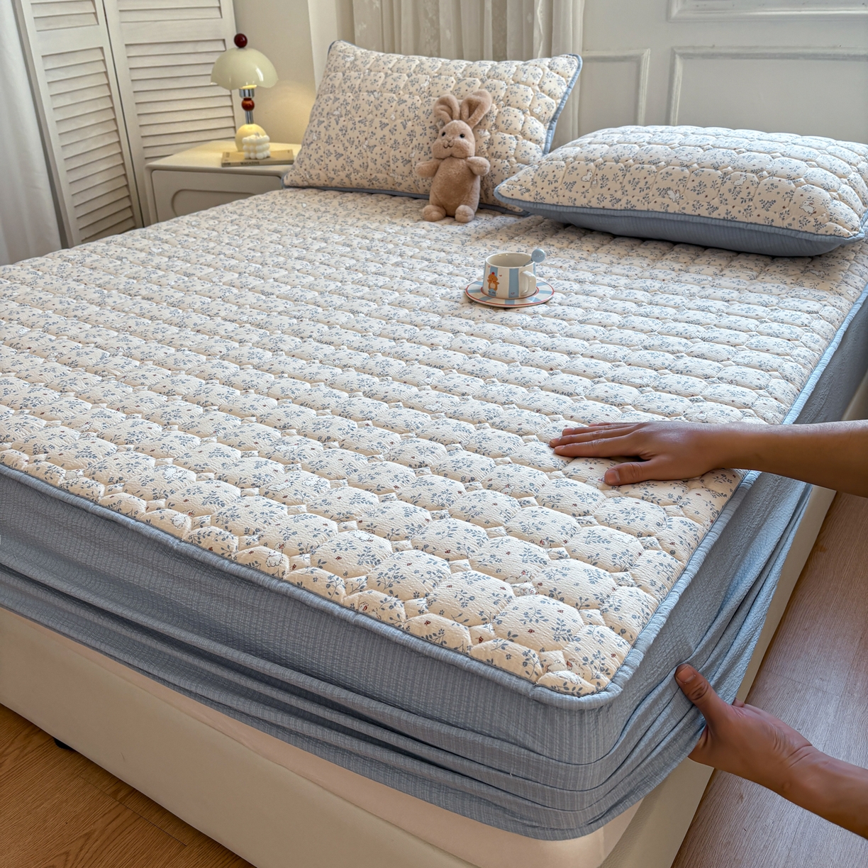 91家纺网 家纺一手货源 找家纺 居眠 2026新款印花皱皱纱夹棉床笠 森林舞会