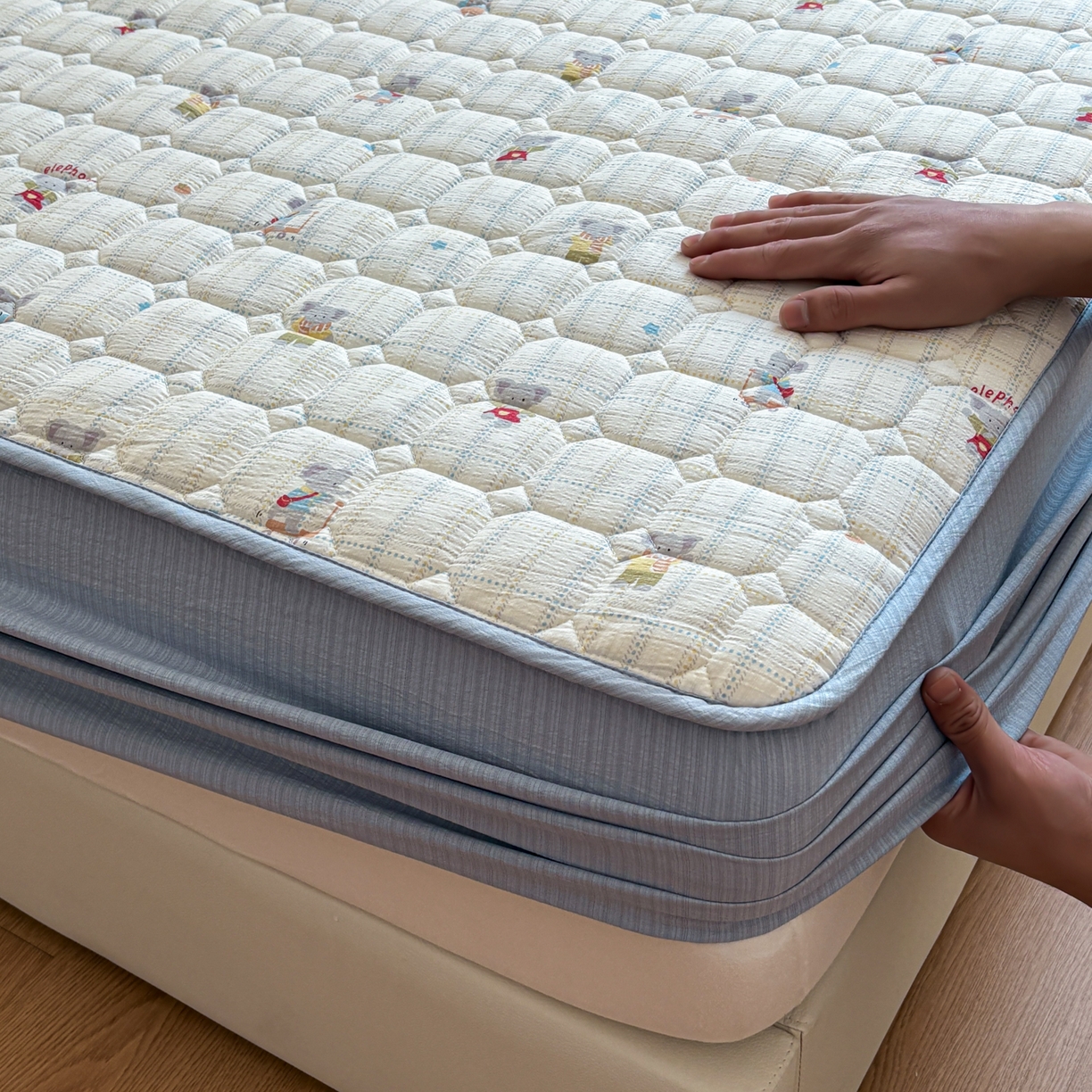 91家纺网 家纺一手货源 找家纺 居眠 2026新款印花皱皱纱夹棉床笠 开心小象