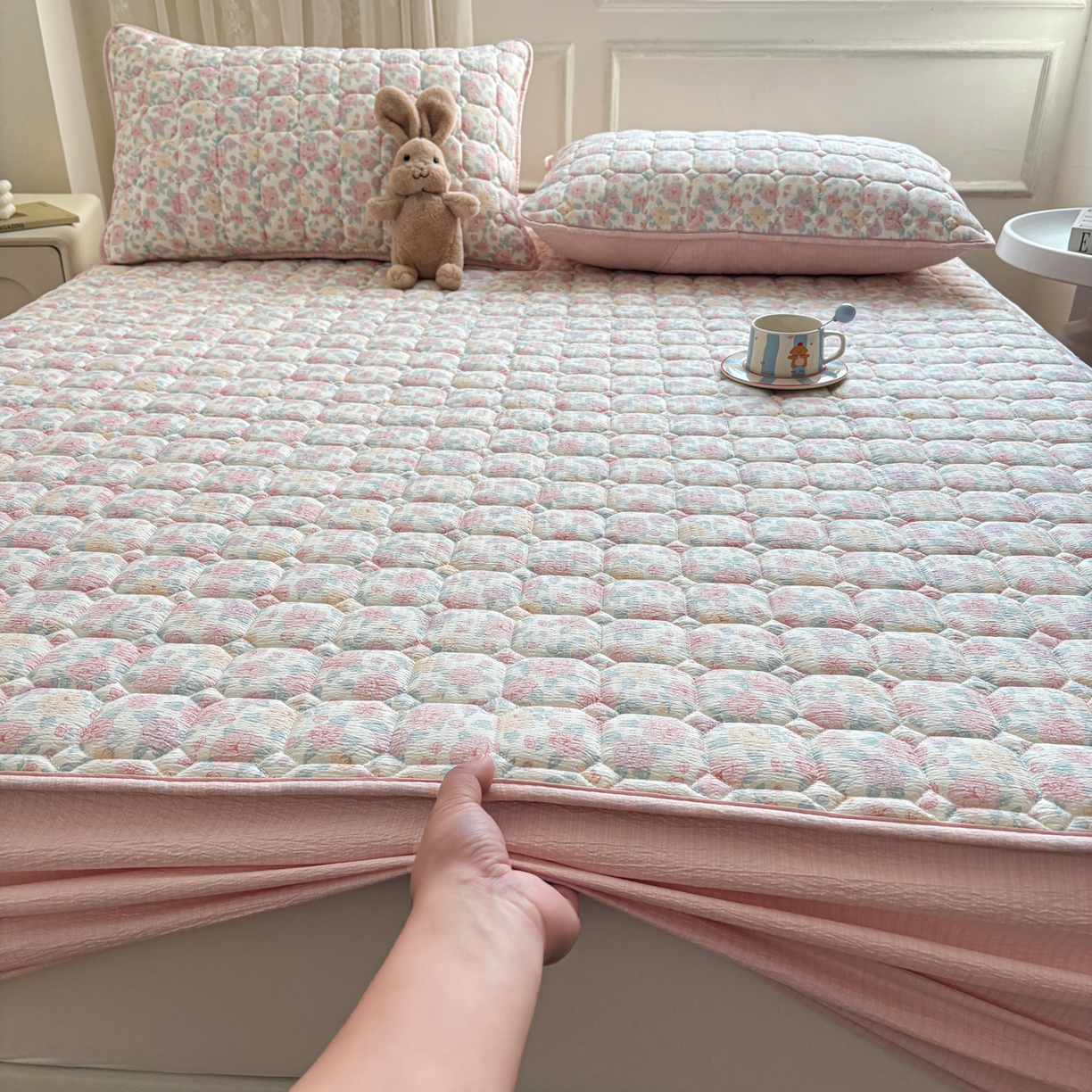 91家纺网 家纺一手货源 找家纺 居眠 2026新款印花皱皱纱夹棉床笠 蔷薇玫瑰