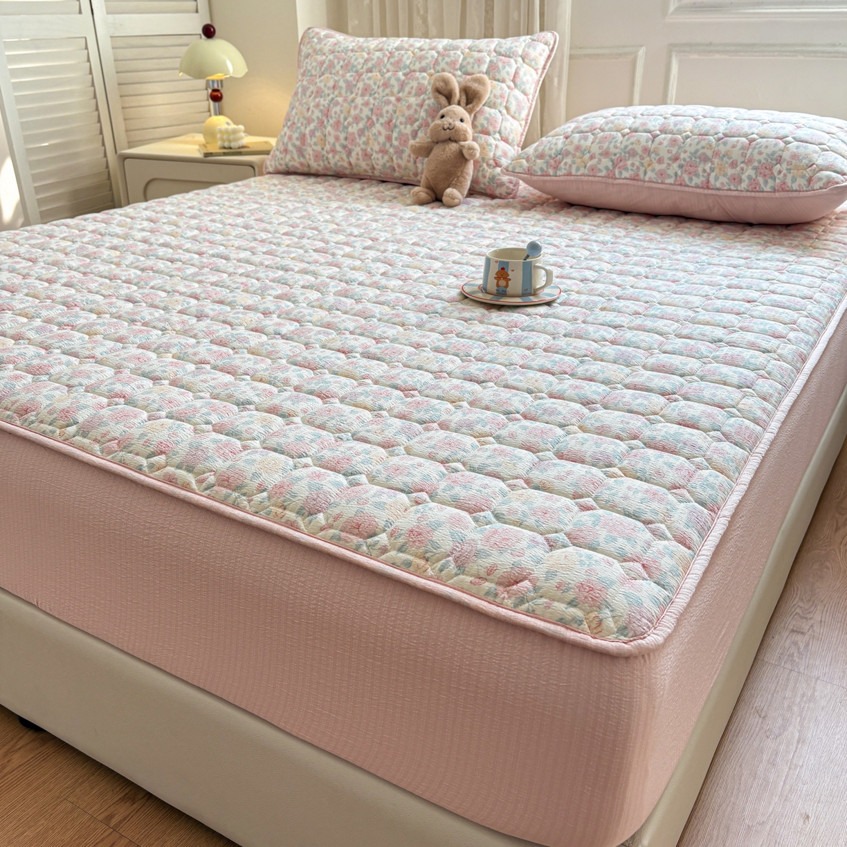 91家纺网 家纺一手货源 找家纺 居眠 2026新款印花皱皱纱夹棉床笠 蔷薇玫瑰