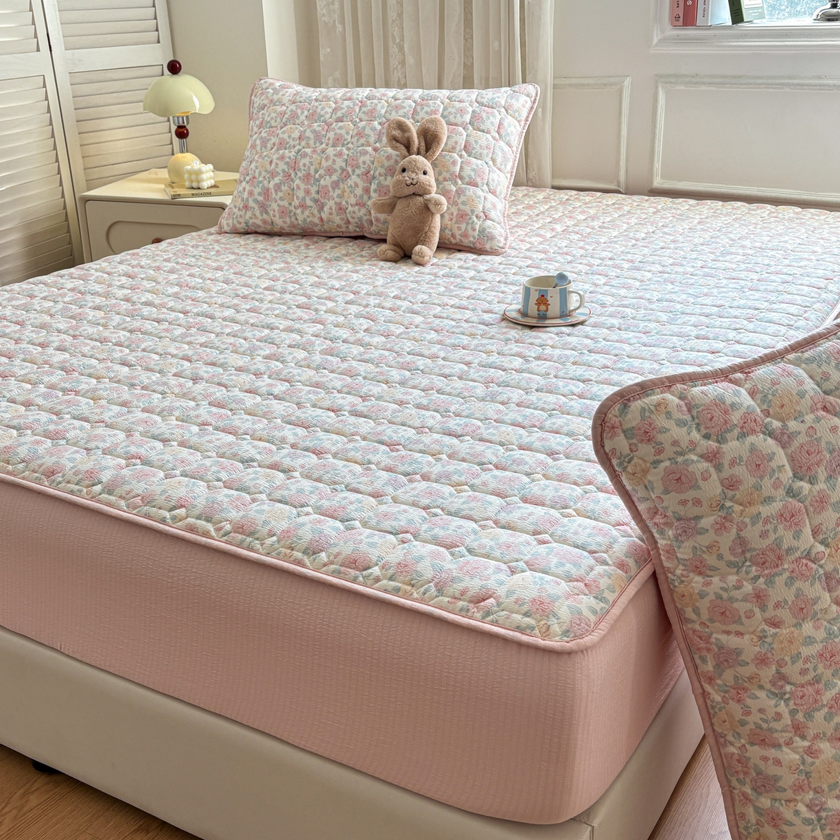 91家纺网 家纺一手货源 找家纺 居眠 2026新款印花皱皱纱夹棉床笠 蔷薇玫瑰