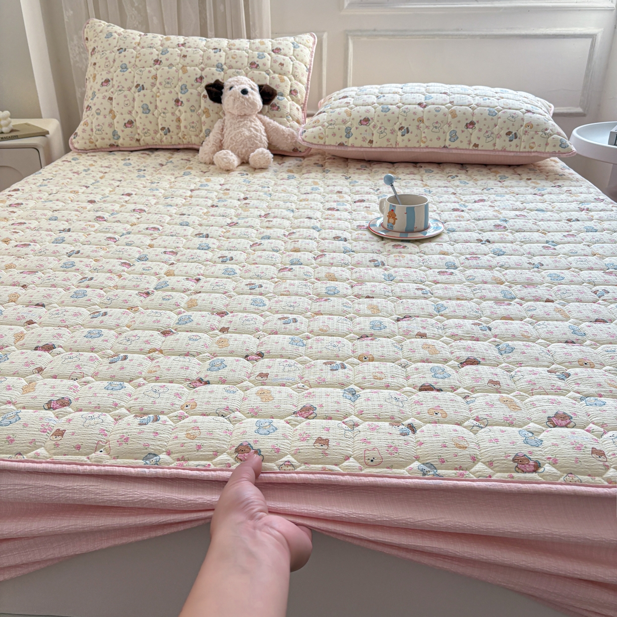 91家纺网 家纺一手货源 找家纺 居眠 2026新款印花皱皱纱夹棉床笠 泡芙小狗