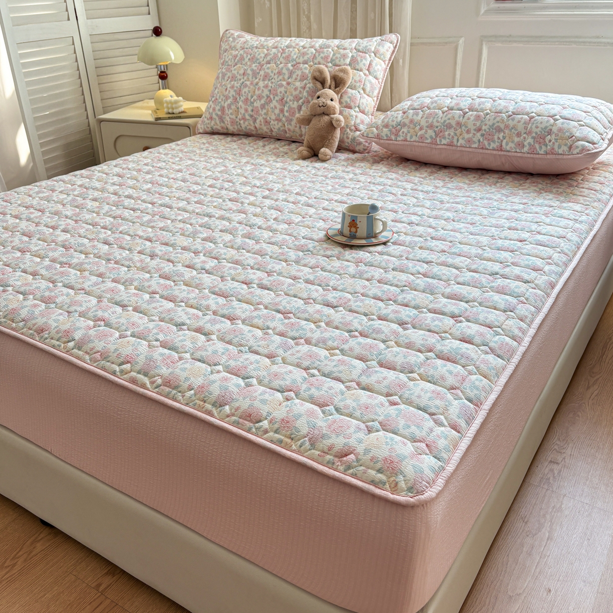 91家纺网 家纺一手货源 找家纺 居眠 2026新款印花皱皱纱夹棉床笠 蔷薇玫瑰