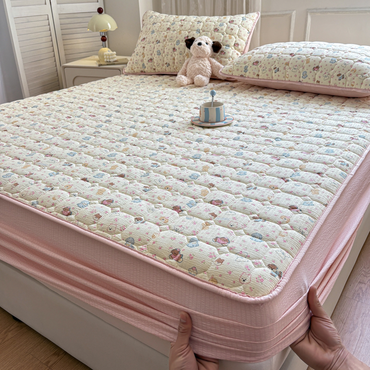 91家纺网 家纺一手货源 找家纺 居眠 2026新款印花皱皱纱夹棉床笠 泡芙小狗