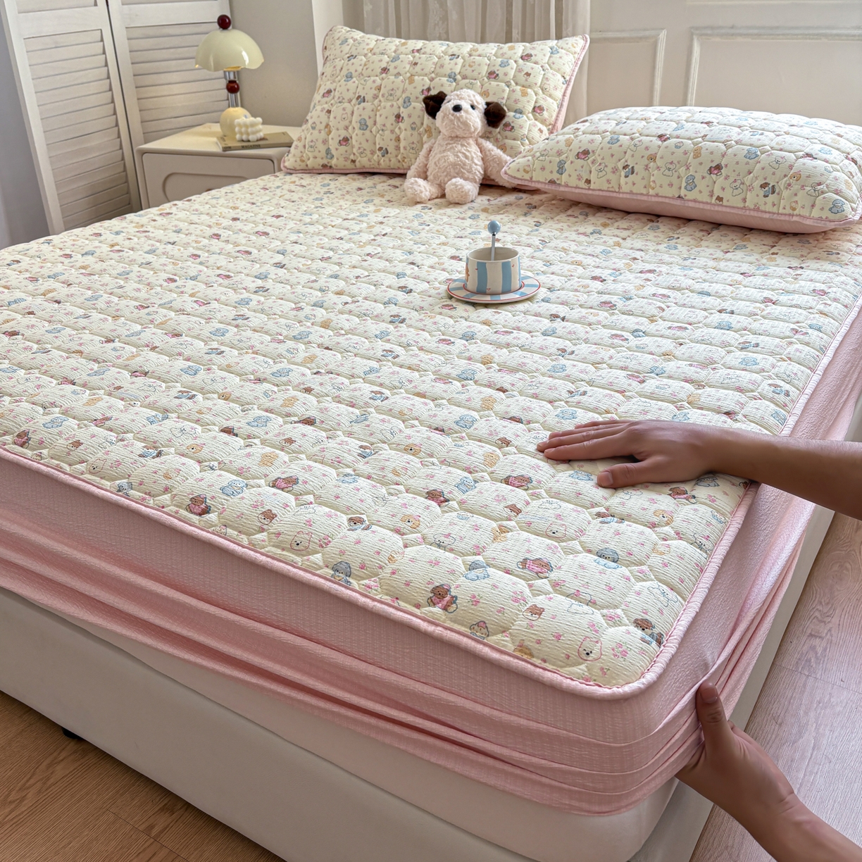 91家纺网 家纺一手货源 找家纺 居眠 2026新款印花皱皱纱夹棉床笠 泡芙小狗