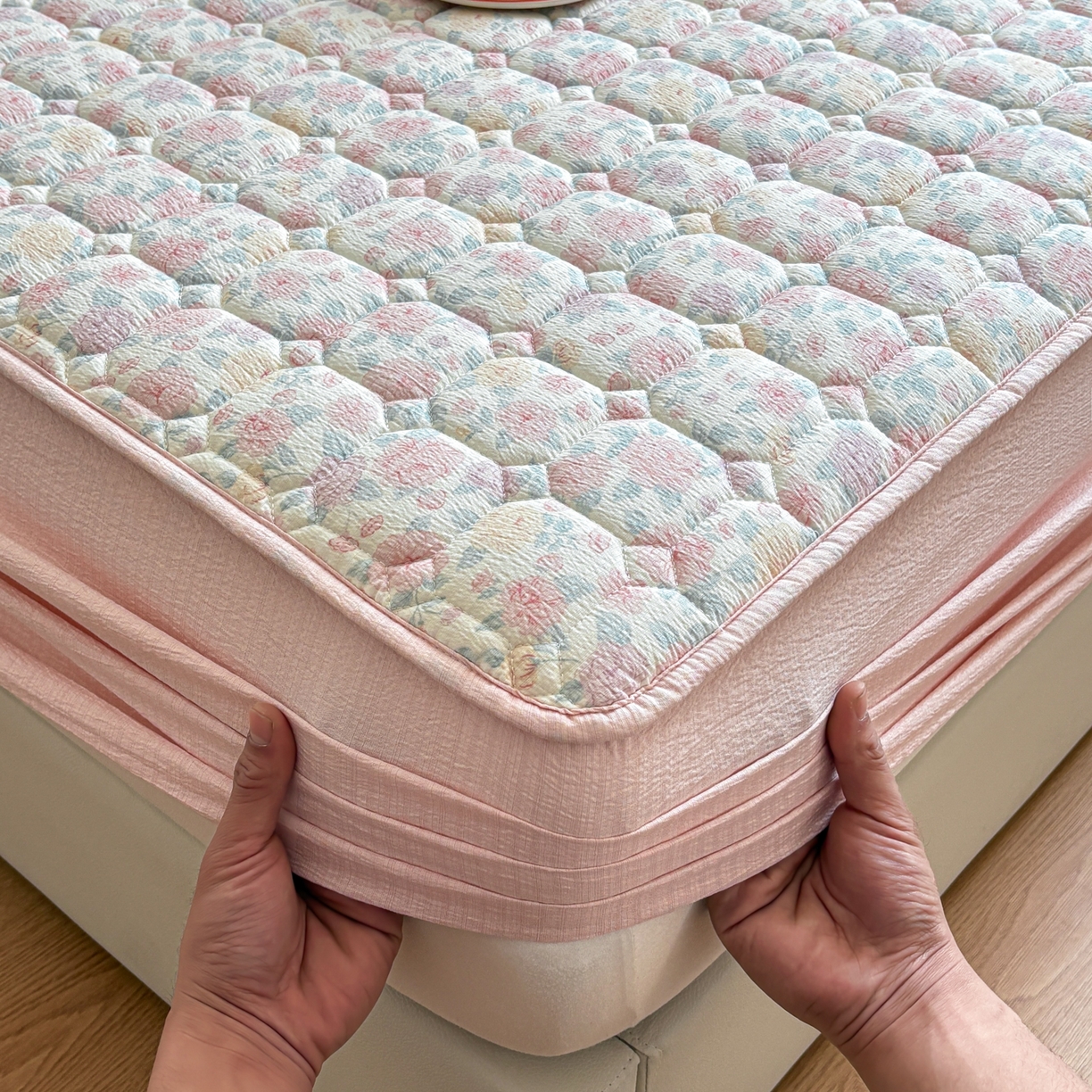 91家纺网 家纺一手货源 找家纺 居眠 2026新款印花皱皱纱夹棉床笠 蔷薇玫瑰