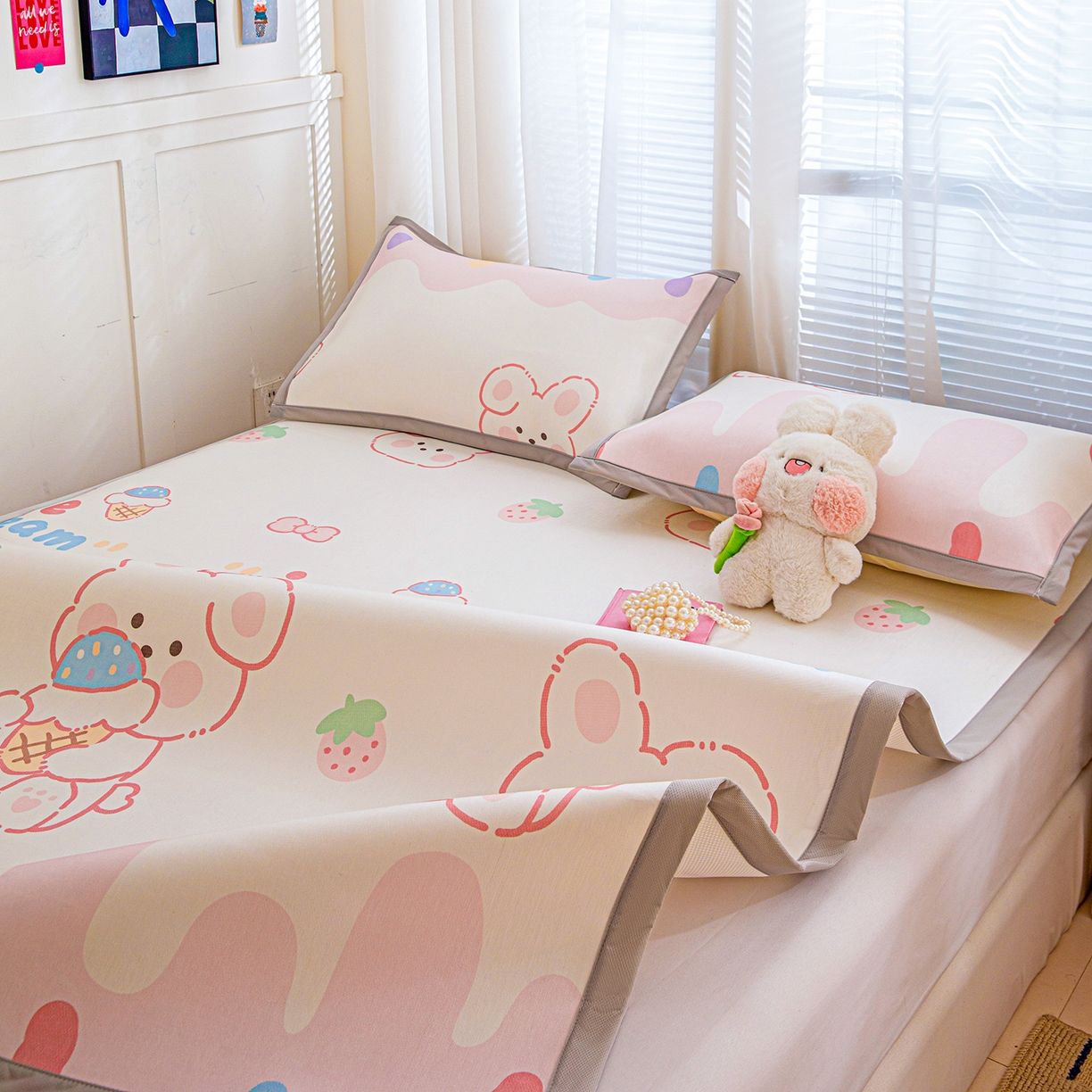 91家纺网 家纺一手货源 找家纺 富馨莱 2026新款冰丝凉席平铺款支持一件定制定做 冰淇淋兔