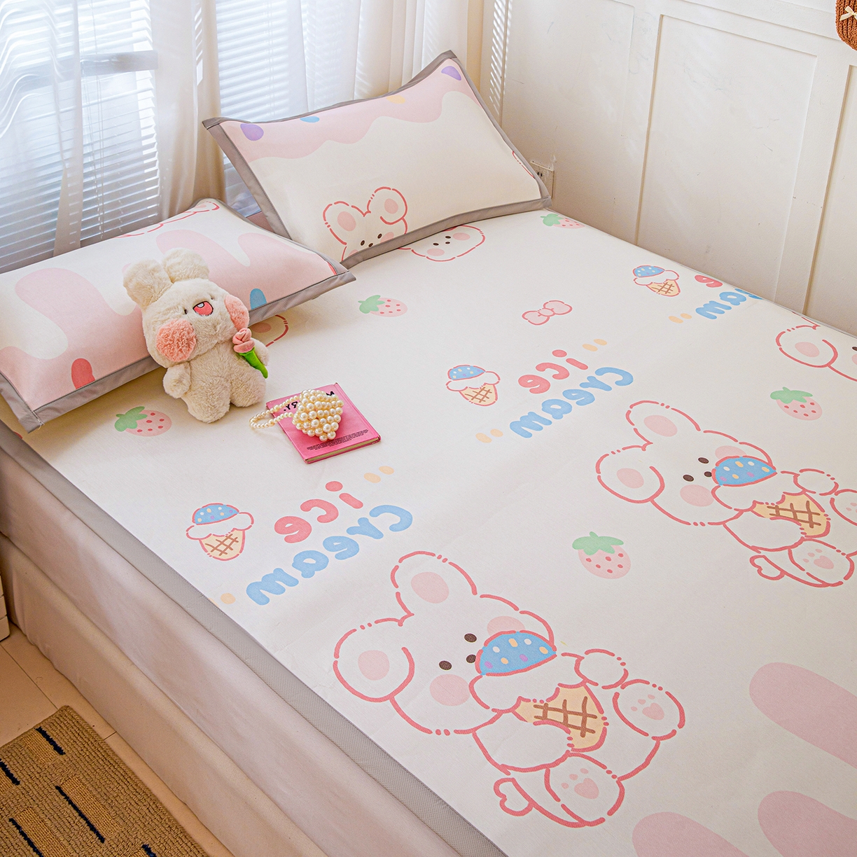 91家纺网 家纺一手货源 找家纺 富馨莱 2026新款冰丝凉席平铺款支持一件定制定做 冰淇淋兔