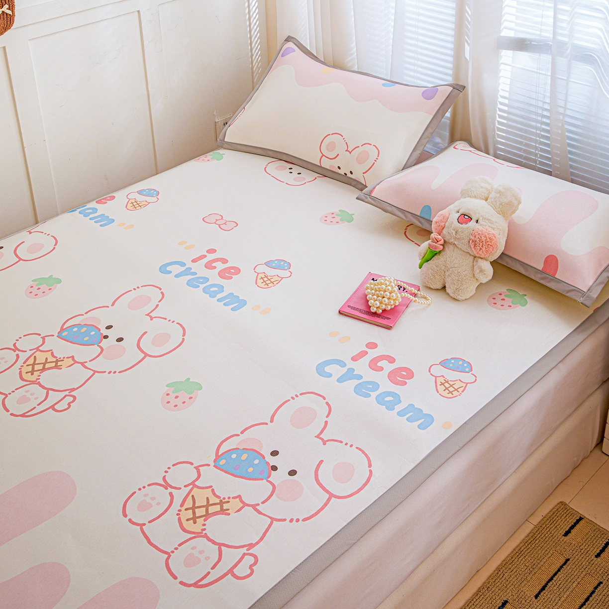 91家纺网 家纺一手货源 找家纺 富馨莱 2026新款冰丝凉席平铺款支持一件定制定做 冰淇淋兔